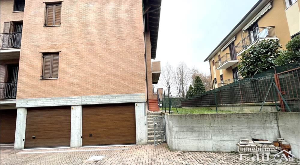 Due garages